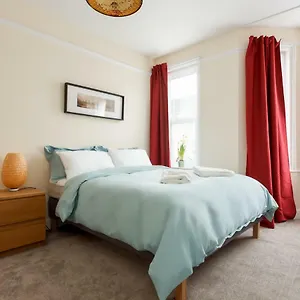Apartment Stylish Town Centre Close To And Shops, Bournemouth